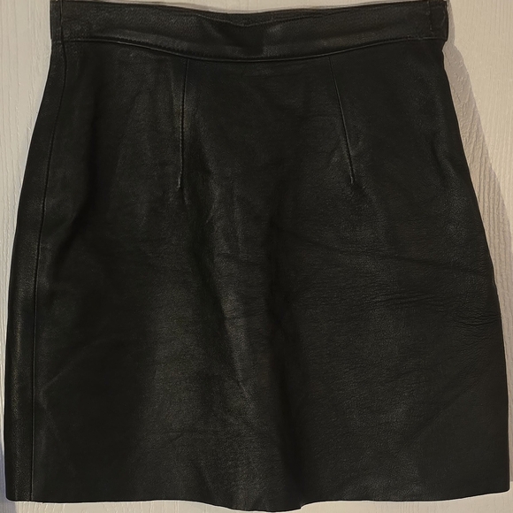 Los Angeles Apparel Black Mini Skirt - Picture 1 of 4